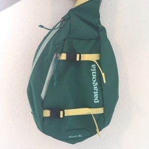 Patagonia Atom 8L one shoulder bag